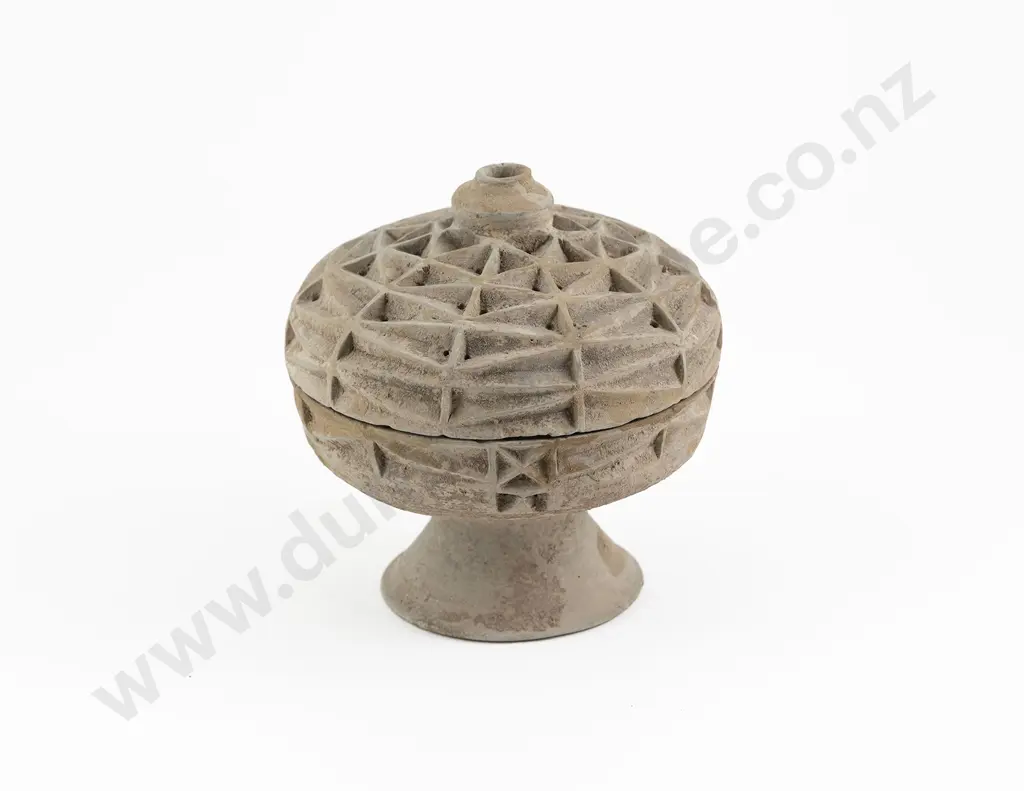 Rare Han Dynasty Lidded Censer Image 1++
