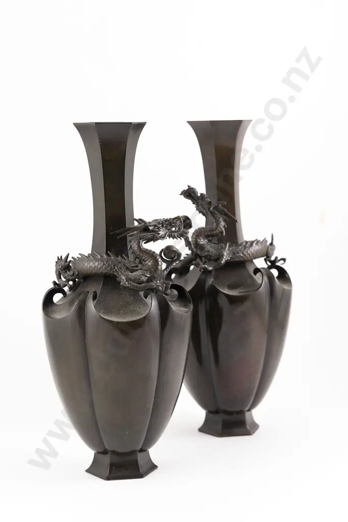 A Pair Of Japanese Meiji Period Bronze Vases Image 1++