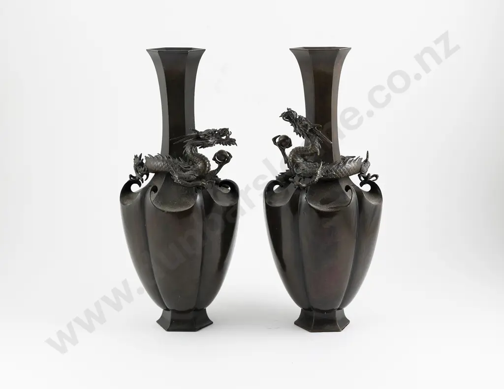 A Pair Of Japanese Meiji Period Bronze Vases Image 1++