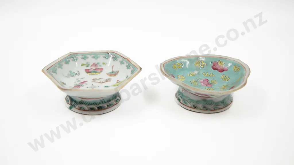 A Late Chinese 19th Century Porcelain Appetizer dish set Image 1++