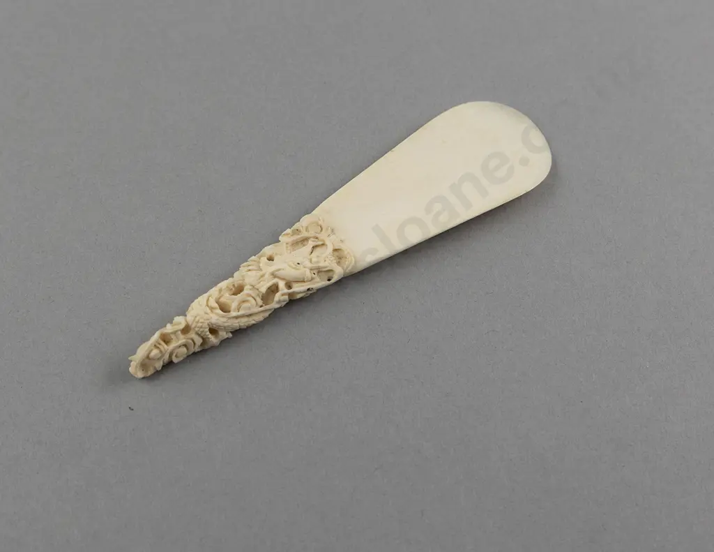 Ivory Shoe Horn with Carved Dragon Finial Image 1++