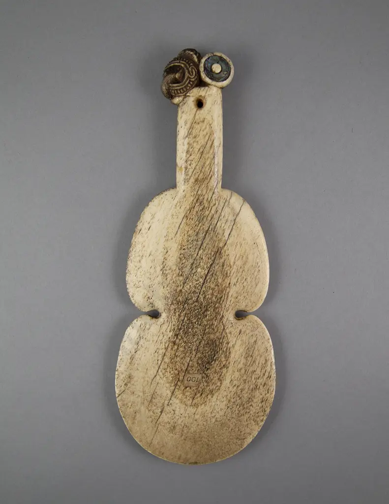 A Good Whale Bone Kotiate (Hand Club) Image 1++