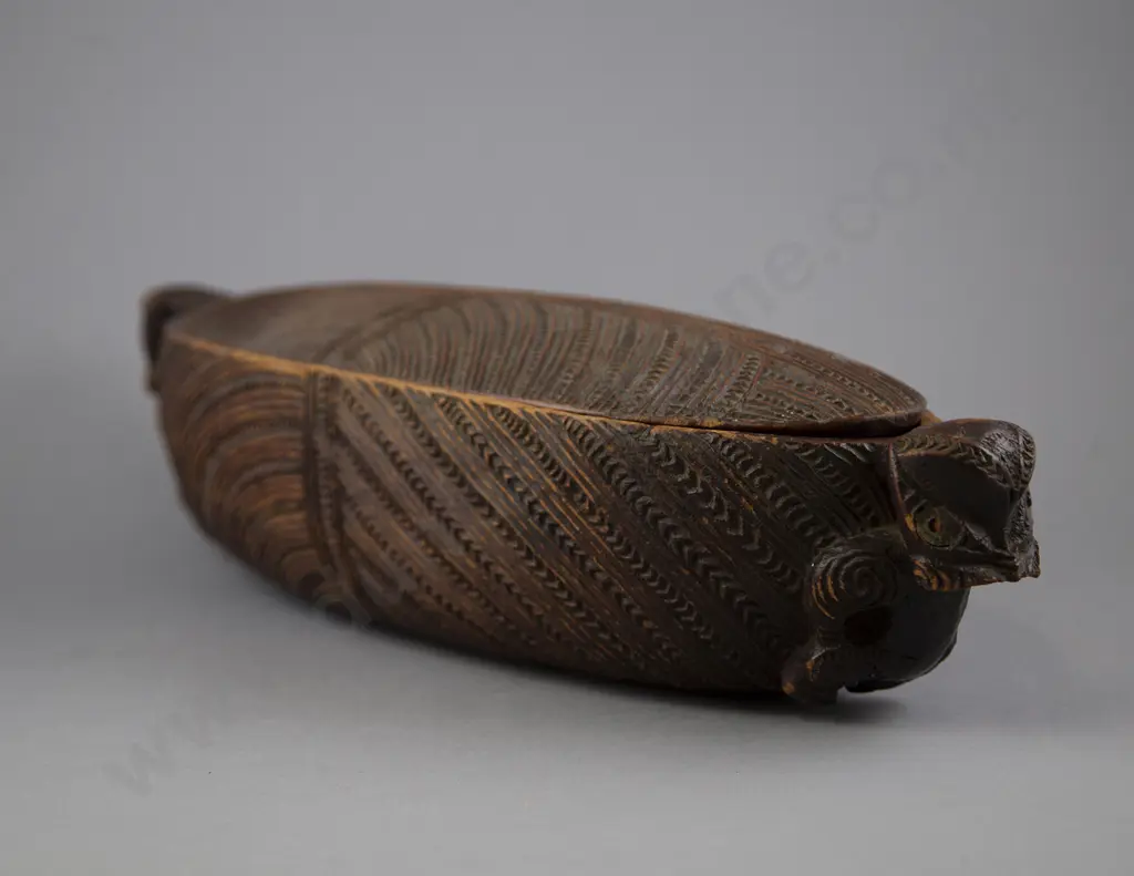 A Large Early 19th Century Wakahuia (Treasure Box) Image 1++