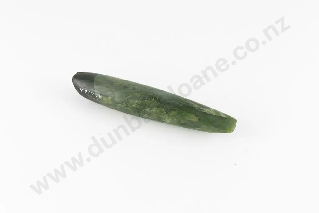 A Pre-European Pounamu Whao (Chisel) Image 1++