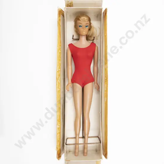 Mattel C1962 Boxed Ash Blonde Ponytail Swirl Barbie