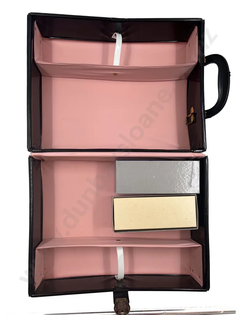 Mattel C1963 Barbie and Ken Black Vinyl Wardrobe and Doll Case Image 1++