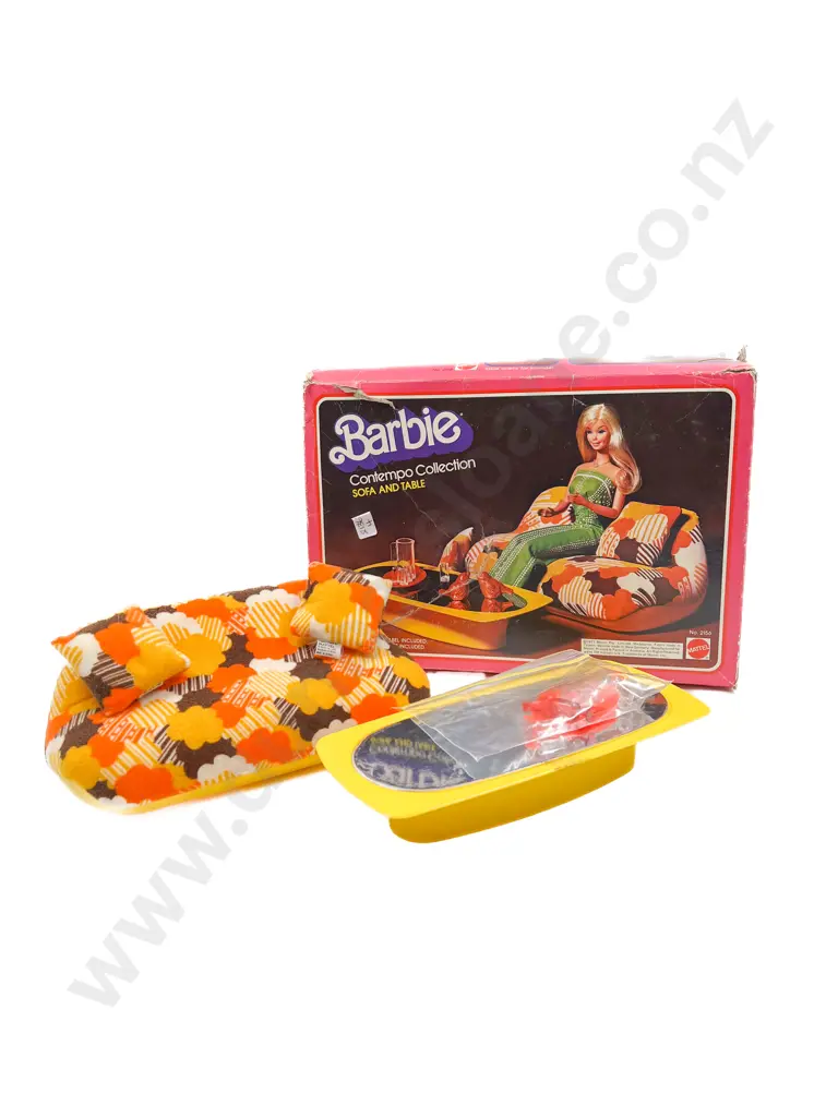 C1977 Boxed Mattel Barbie Contempo Collection Sofa and Table Image 1++