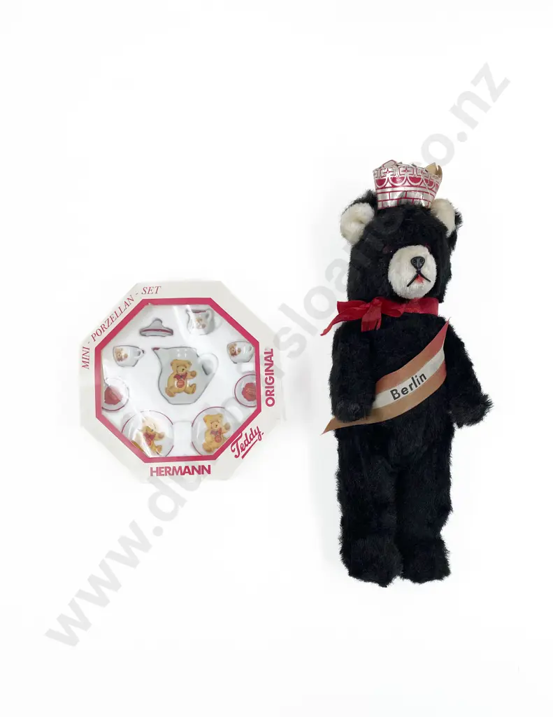 Vintage Berlin Bear Image 1++