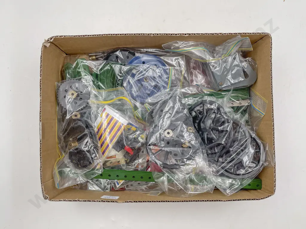 Collection Mainly Restored Vintage Meccano Image 1++