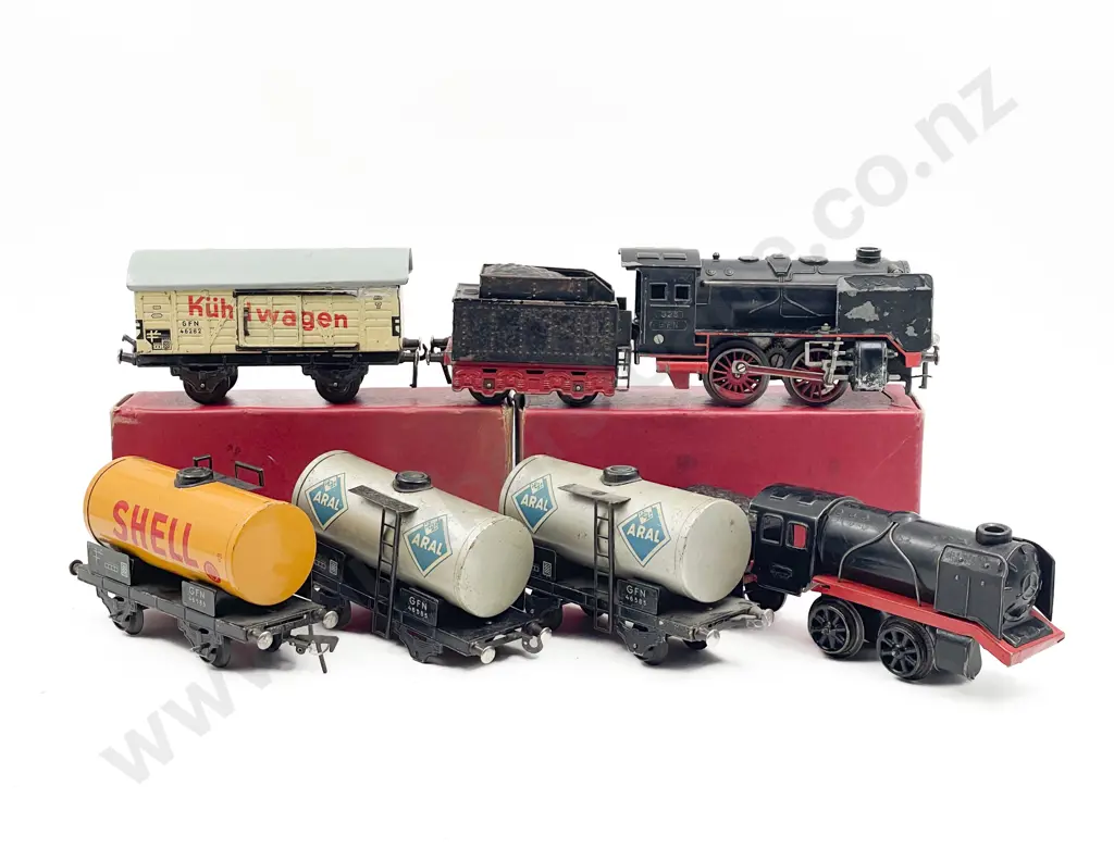 Fleischmann O Gauge Electric 0-4-0 Locomotive and Tender Image 1++