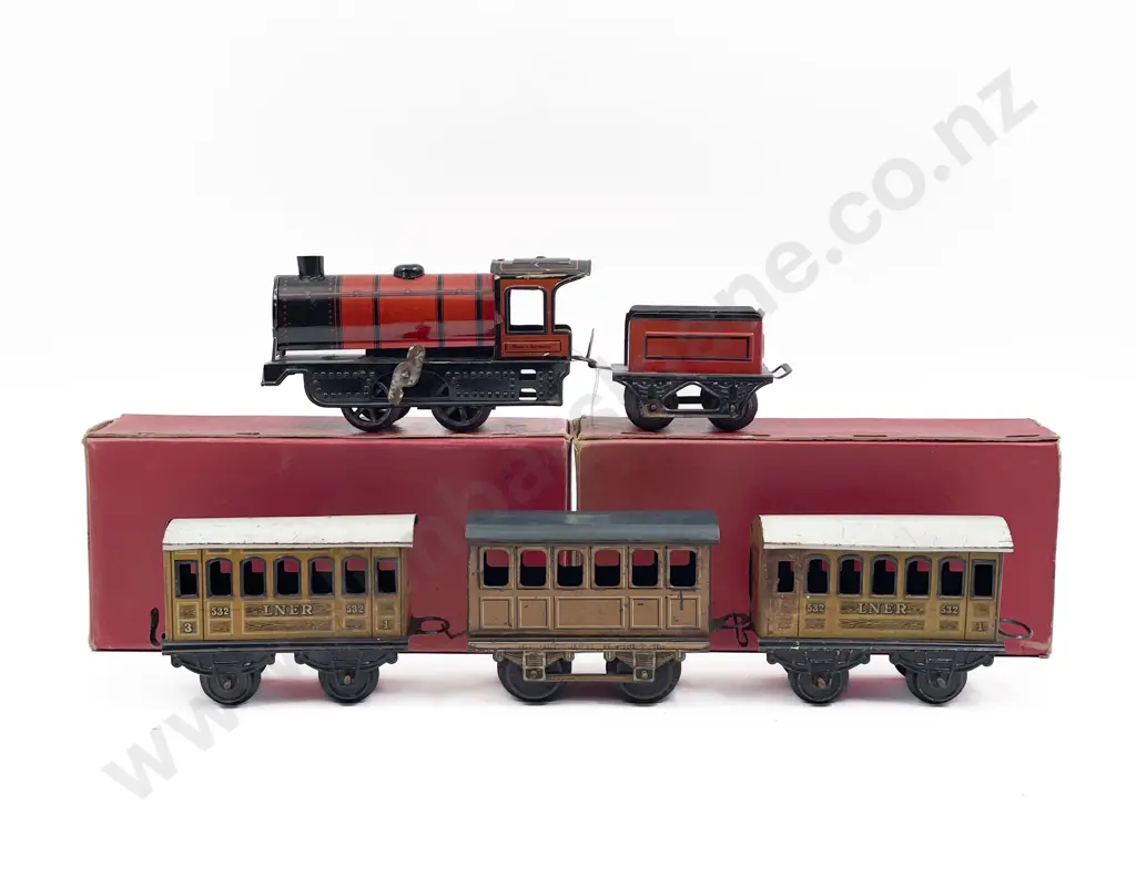 Adolf Schuhmann C1920-30 Made in Germany Clockwork Locomotive and Tender Image 1++