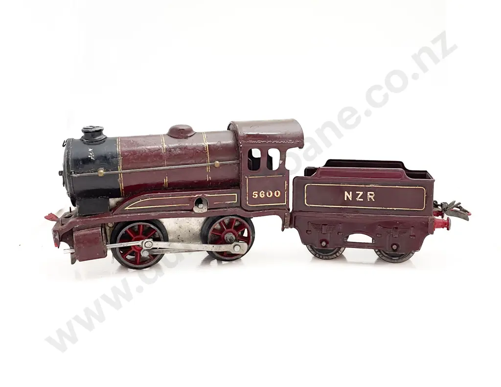 Hornby O Gauge Clockwork Type 501 Locomotive and Tender NZR Image 1++