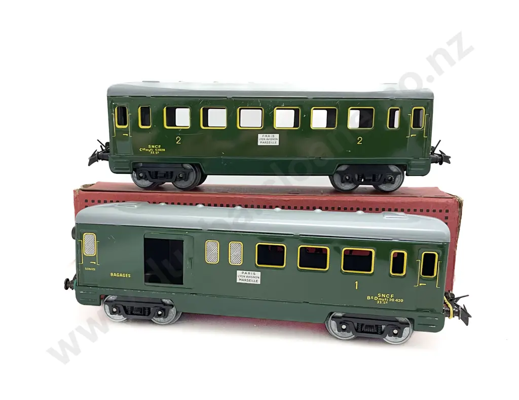 Hornby O Gauge French Boxed and Unboxed Coaches Image 1++