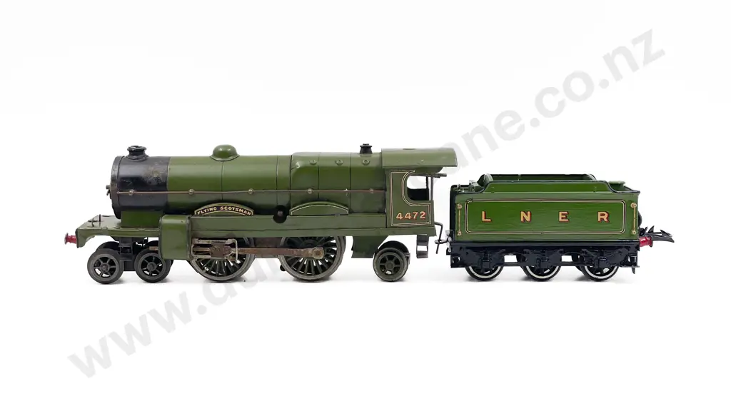 Hornby O Gauge Clockwork Flying Scotsman Locomotive and 6-wheel Tender Image 1++