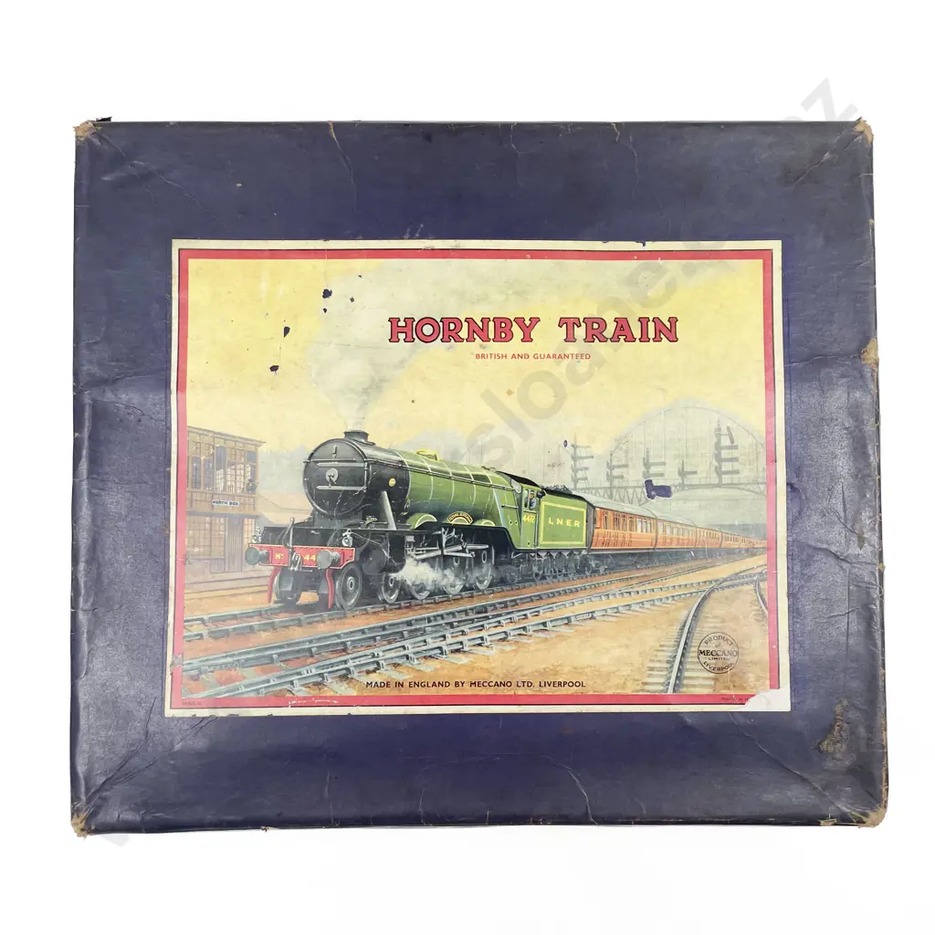 Hornby O Gauge Clockwork Tank Locomotive and Three Rolling Stock Image 1++