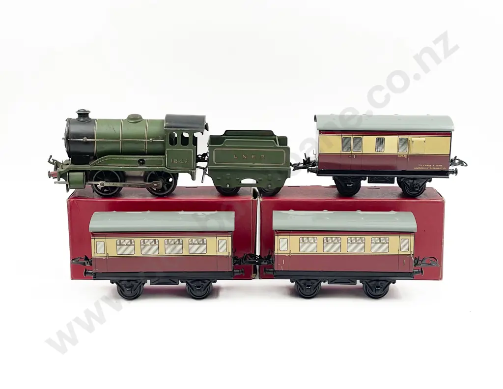 Hornby O Gauge Clockwork Type 501 Locomotive and Tender Image 1++