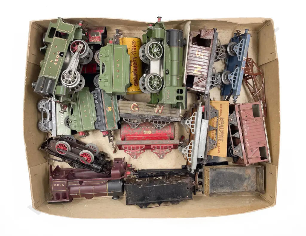 Hornby O Gauge Clockwork Two Locomotives Image 1++