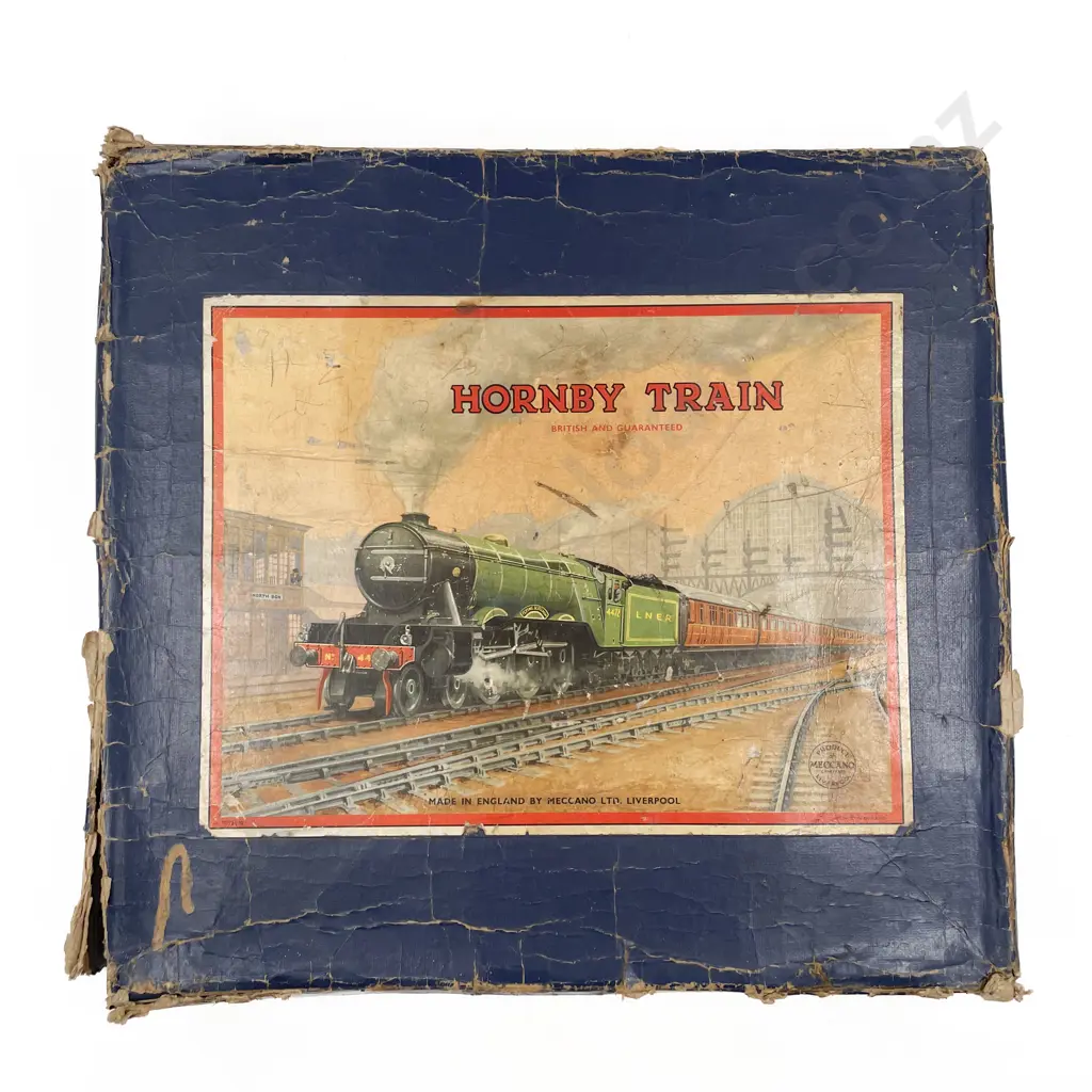 Hornby O Gauge Clockwork Boxed Tank Locomotive and Three Carriages Image 1++