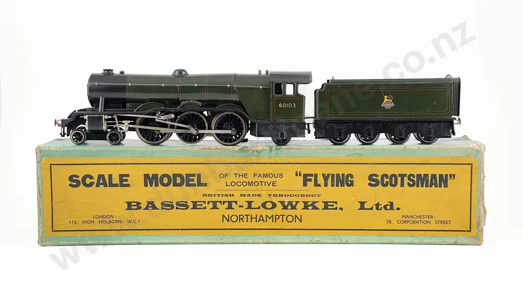 Bassett-Lowke O Gauge Boxed Electric Flying Scotsman Locomotive and 8-wheel Tender Image 1++