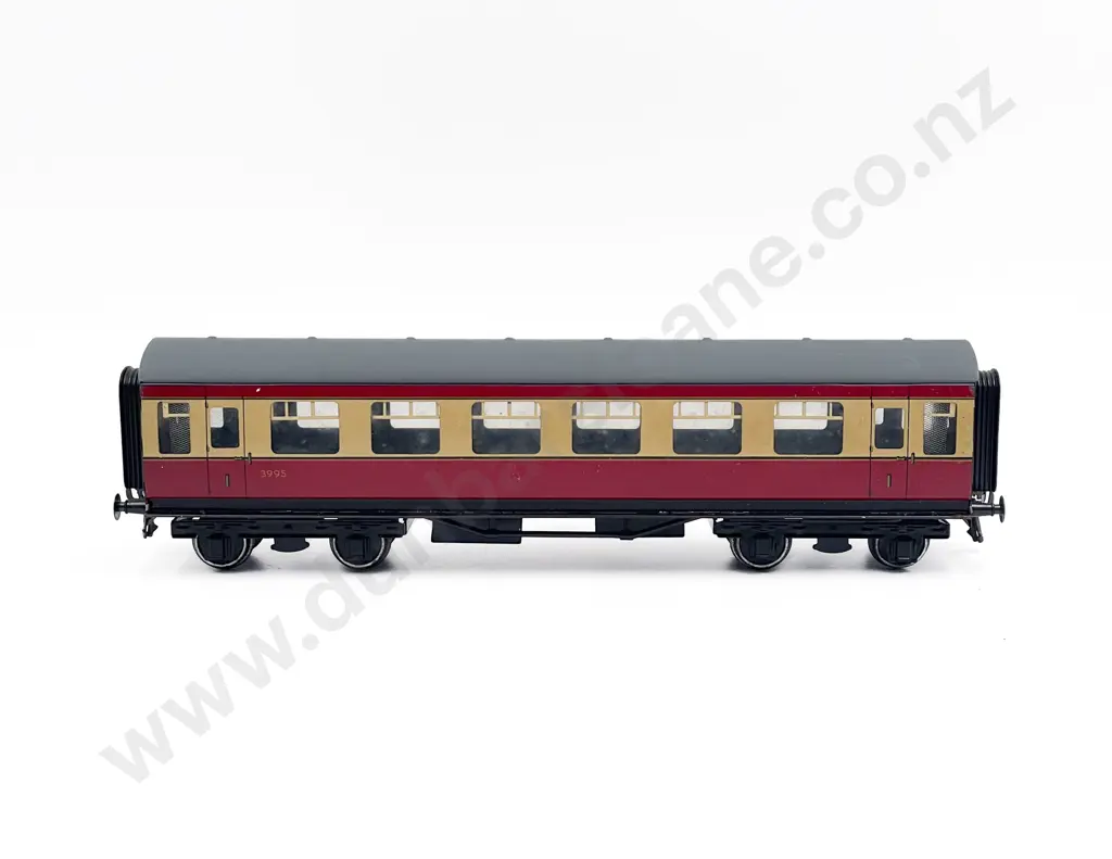Boxed Bassett-Lowke BR Coach 111/0 1st Corridor Image 1++