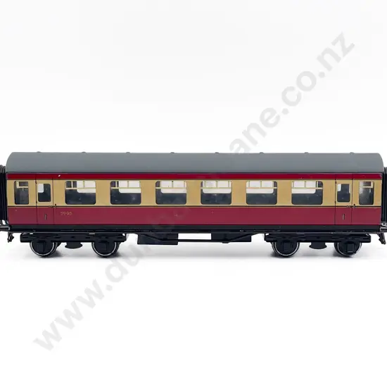 Boxed Bassett-Lowke BR Coach 111/0 1st Corridor
