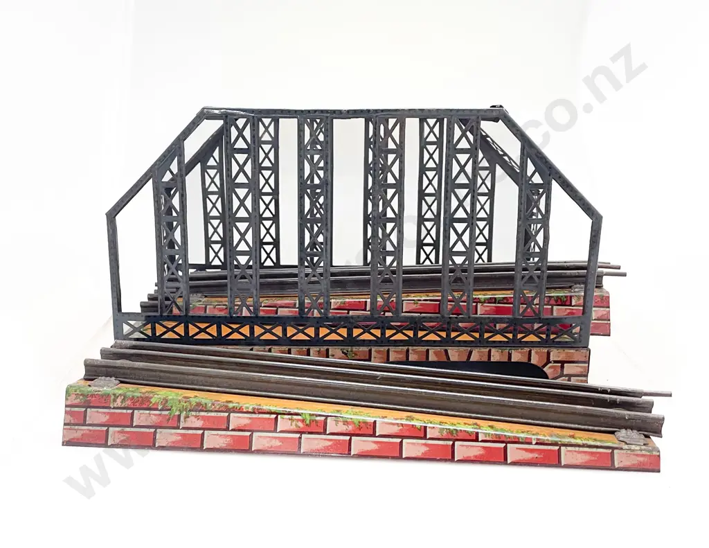 Early 3-rail Tinplate Viaduct with Two Ramps (unmarked) Image 1++