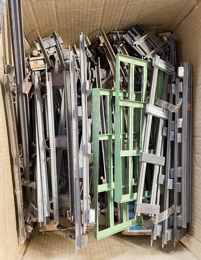 Qty Mainly Lawrence Lines Track and Real Rail Accessories Image 1++