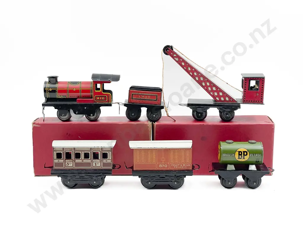 Wells Toys British Made O Gauge Clockwork Locomotive and Tender Image 1++