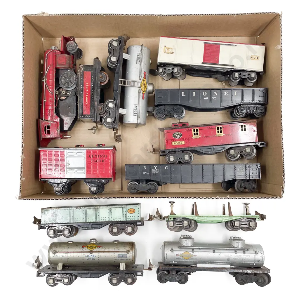 Vintage O Gauge Electric Locomotive and Tender Image 1++