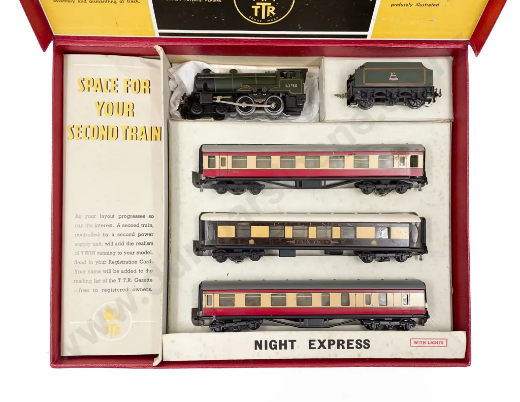 Twix Twin HO Gauge Railway Set Image 1++