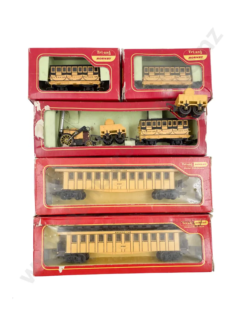Triang and Triang Hornby HO Gauge Part Boxed R346 Stephenson's Rocket Train Image 1++