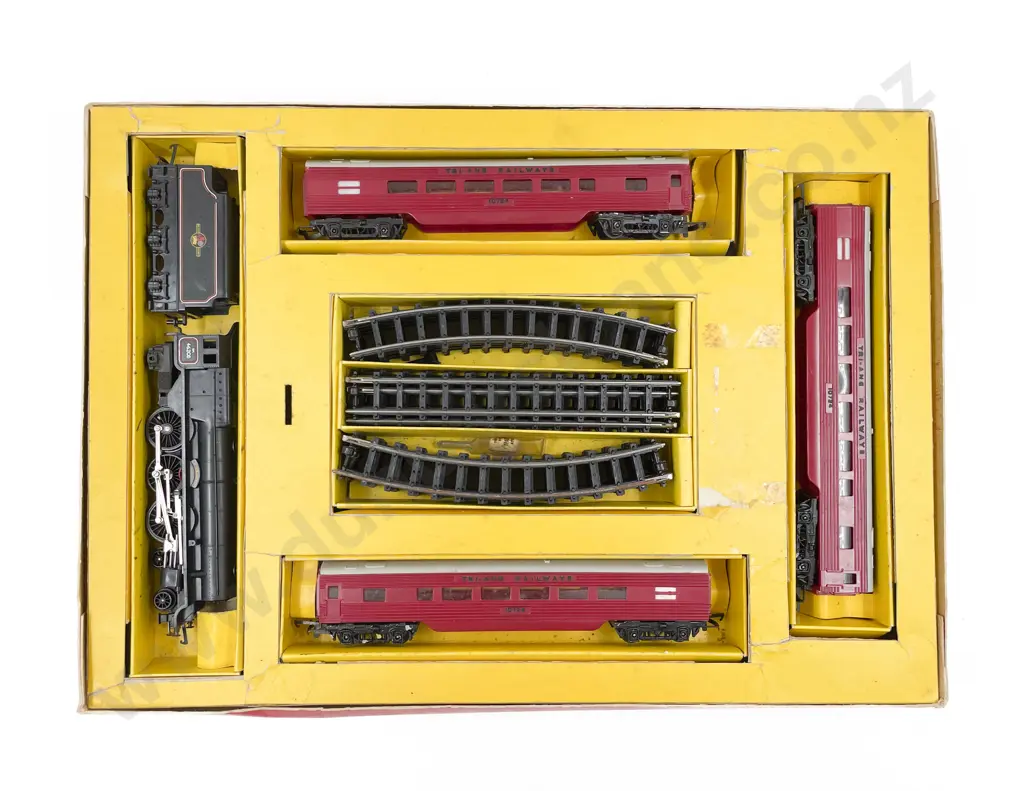 NZ Made Tri-ang Railways HO Gauge NZ50P Train Set Image 1++