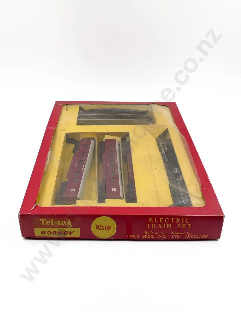 NZ Made Tri-ang Railways HO Gauge NZ50P Train Set Image 1++