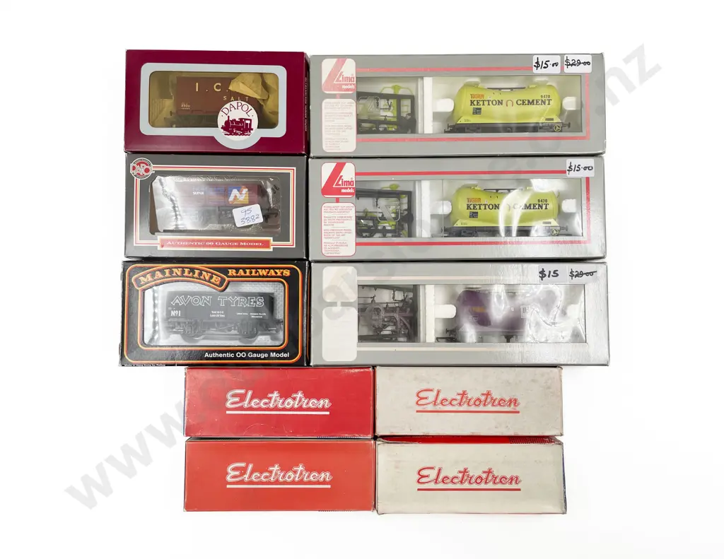 Boxed Mixed Manufacture HO Gauge Ten Rolling Stock Wagons Image 1++
