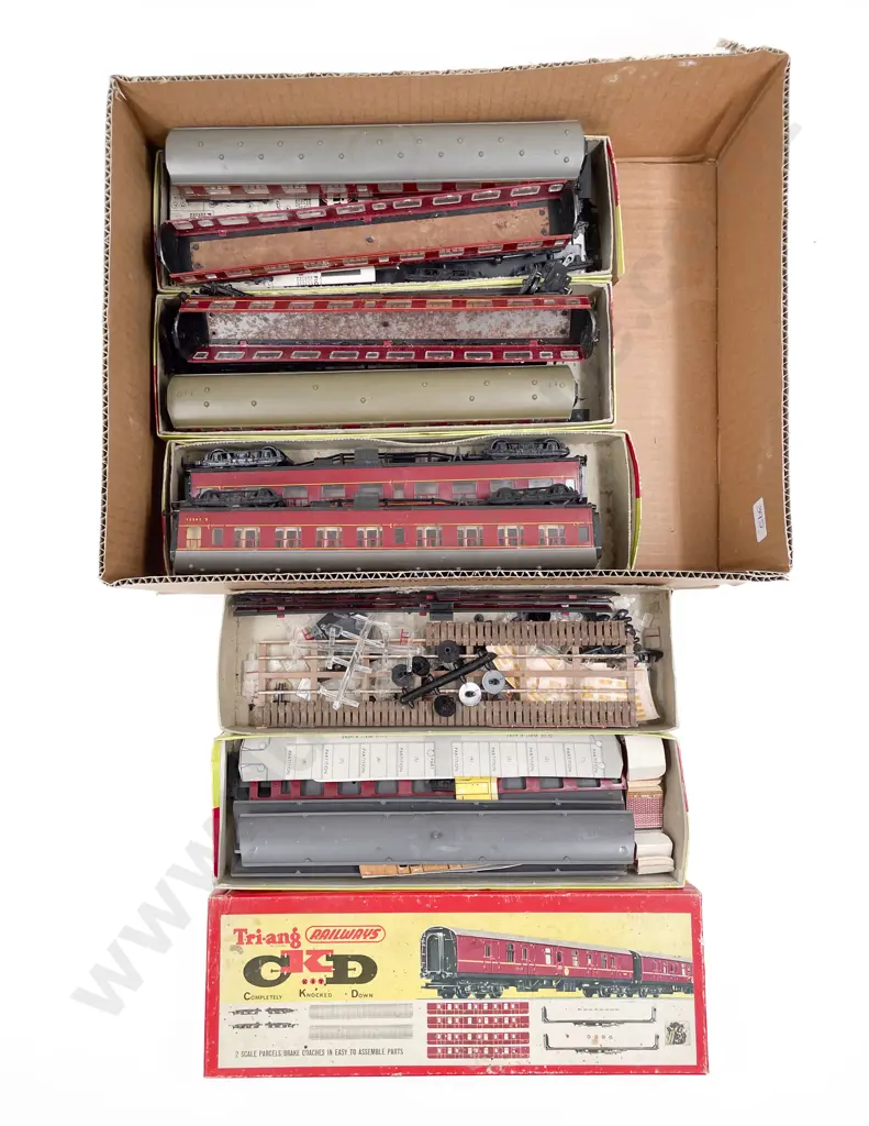 Kitmaster HO Gauge Completed and Uncompleted LMS Passenger Coaches (6-8) Image 1++