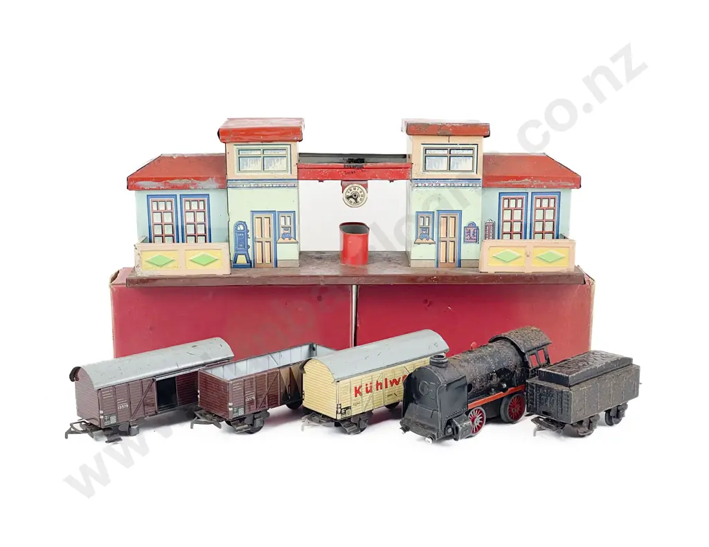 OB Made in Germany HO Gauge Tinplate Station Platform Image 1++
