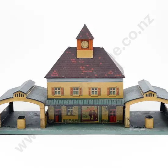 Un-Marked (German) HO Gauge Tinplate Station Platform