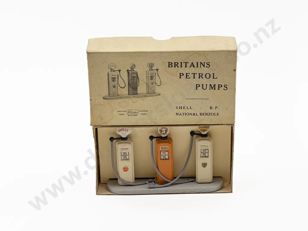 Boxed Britains 101V Petrol Pumps Image 1++