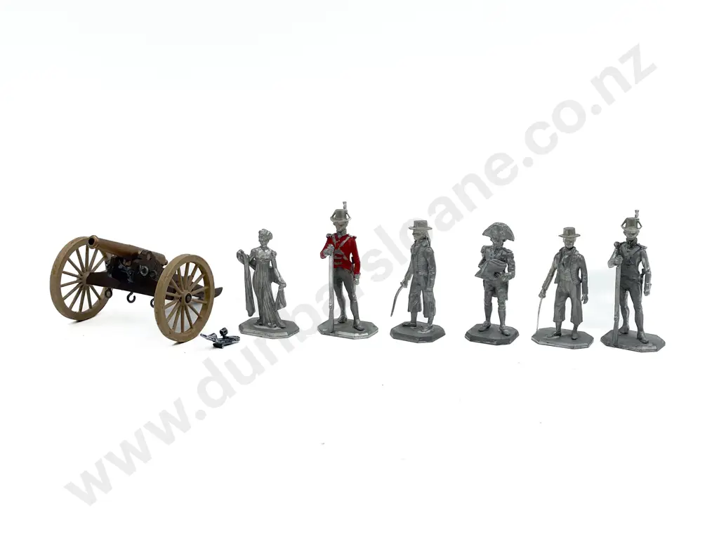 Six Rose Model Soldiers Image 1++