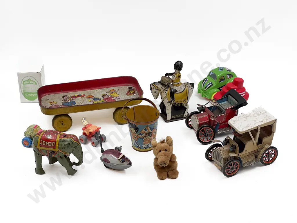 Collection Vintage and SOme Modern Tinplate/Plastic Toys Image 1++