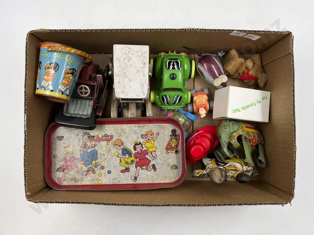Collection Vintage and SOme Modern Tinplate/Plastic Toys Image 1++