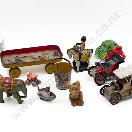 Collection Vintage and SOme Modern Tinplate/Plastic Toys
