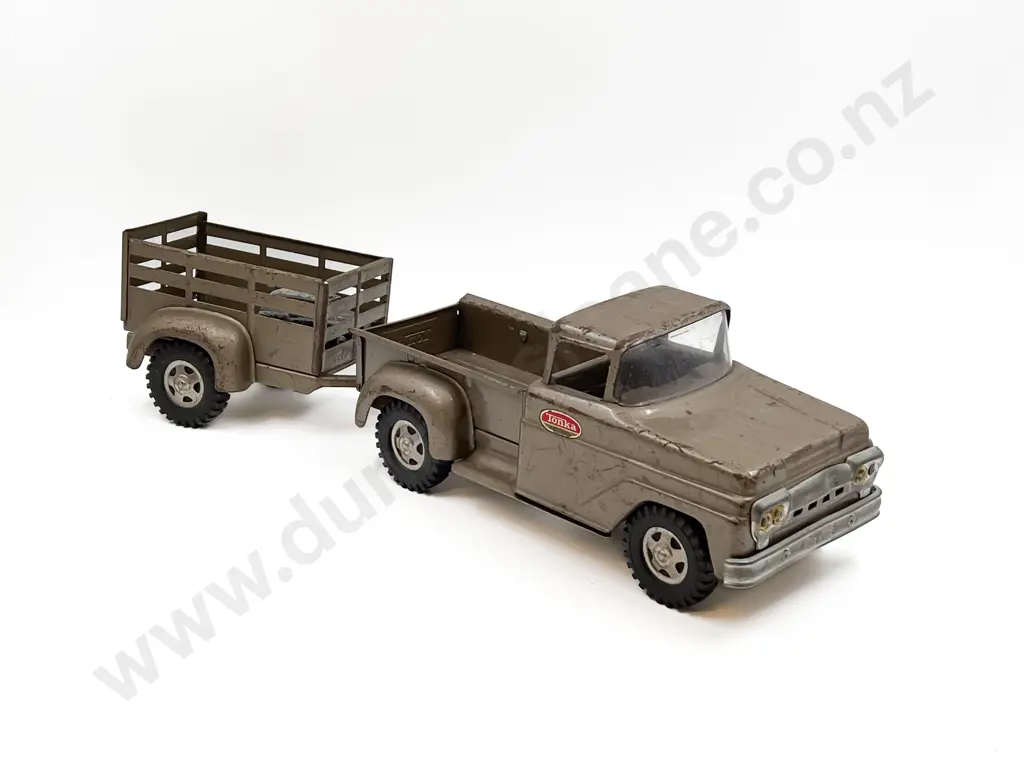 Tonka Tinplate Pick-Up Truck and Trailer Image 1++