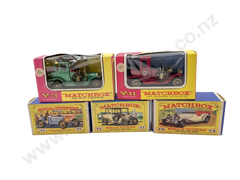 Three Pictorial Background Boxed Matchbox Models of Yesteryear Models Image 1++