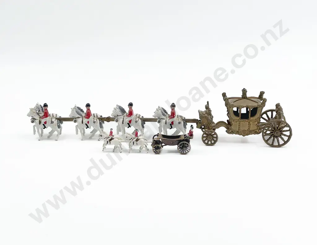 Crescent No1301 Royal Gold State Coach Model and Miniature model laudau Image 1++