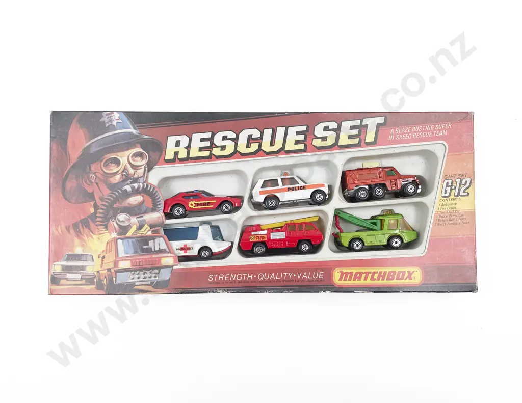 Matchbox C1975 Boxed Gift Set G-12 Rescue Set Image 1++