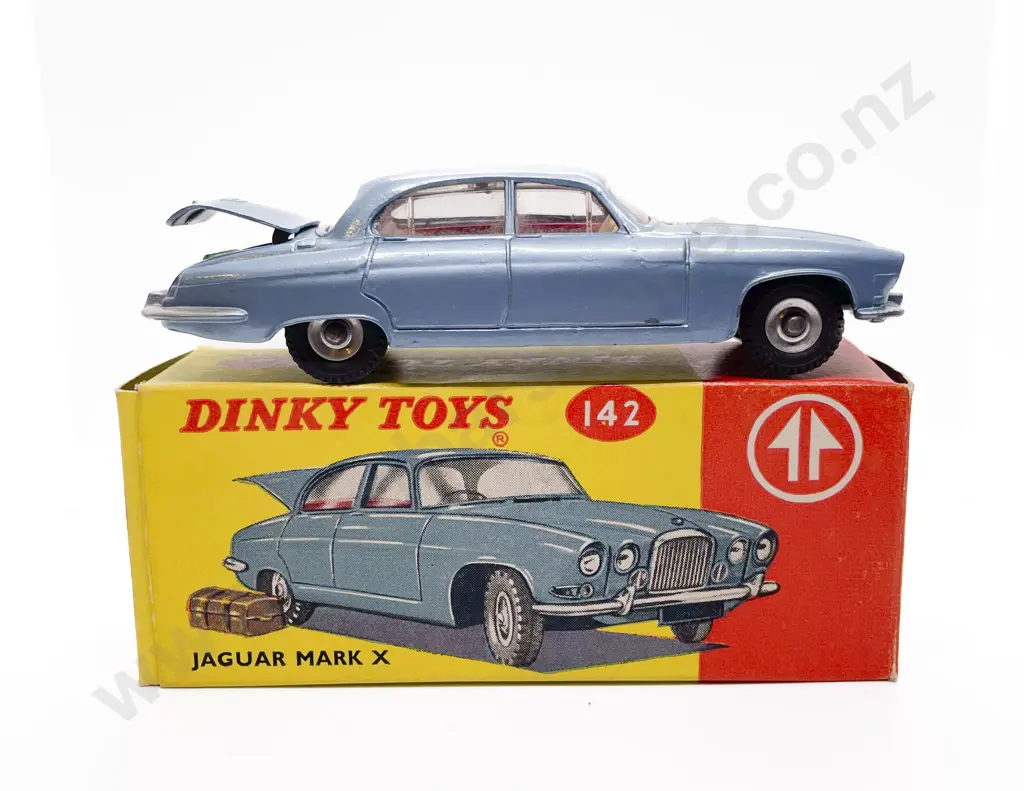 Boxed Dinky 142 Image 1++