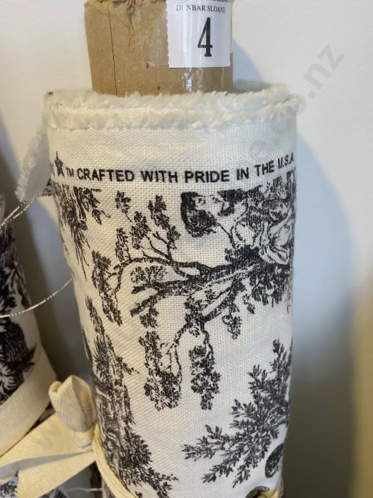 Rustic Life Toile Image 1++