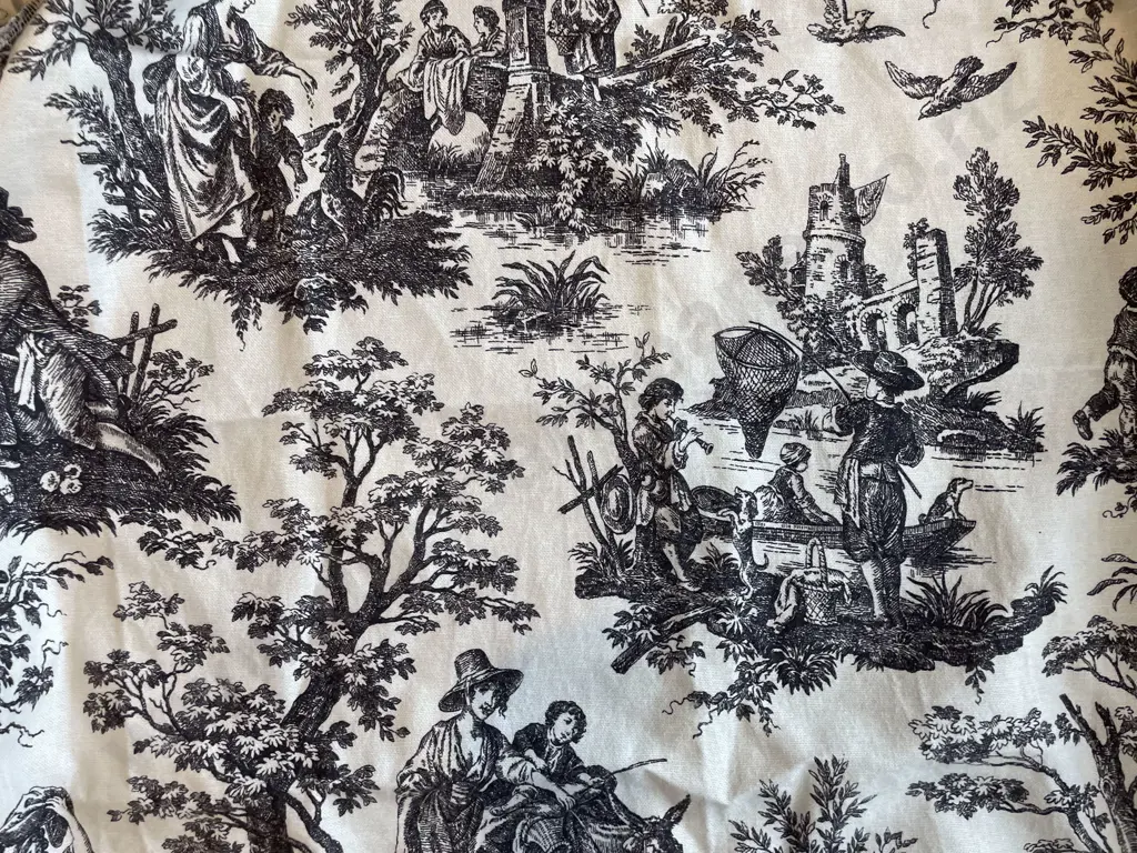 Country Life Toile Image 1++