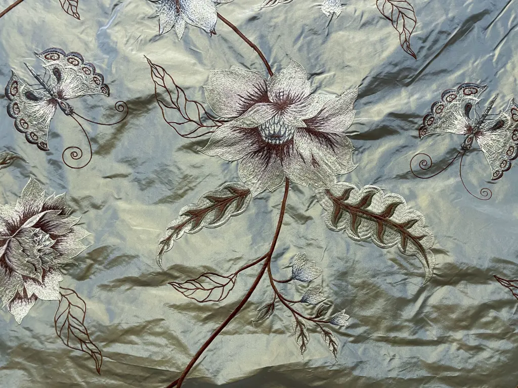 Fontainbleu Silk "Colonial" Image 1++